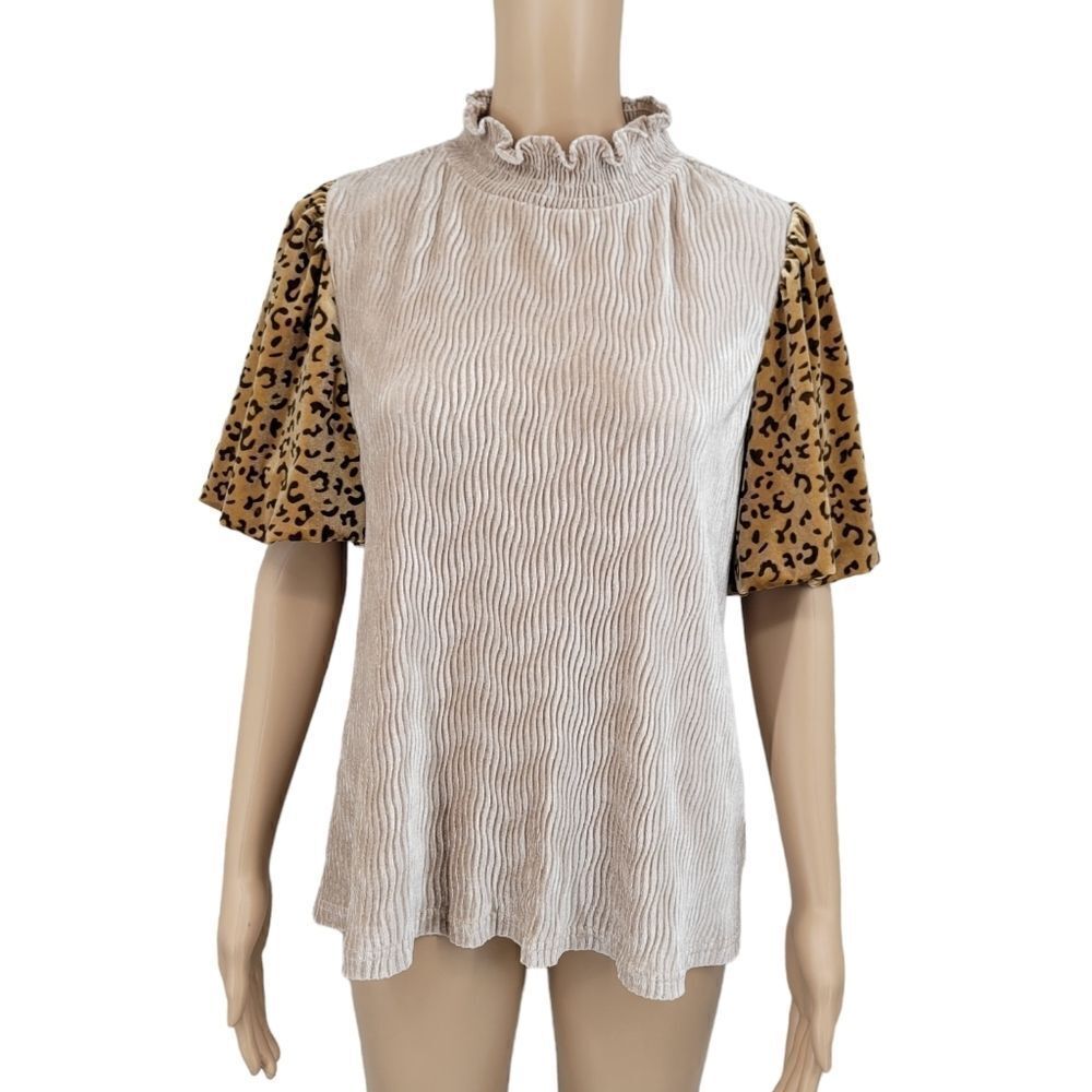 Voy Boutique Style Top Leopard Print Velour Women's Size Small